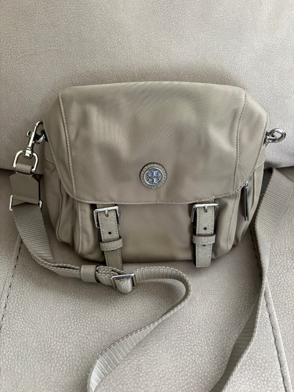 TORY BURCH VIRGINIA SMALL MESSENGER